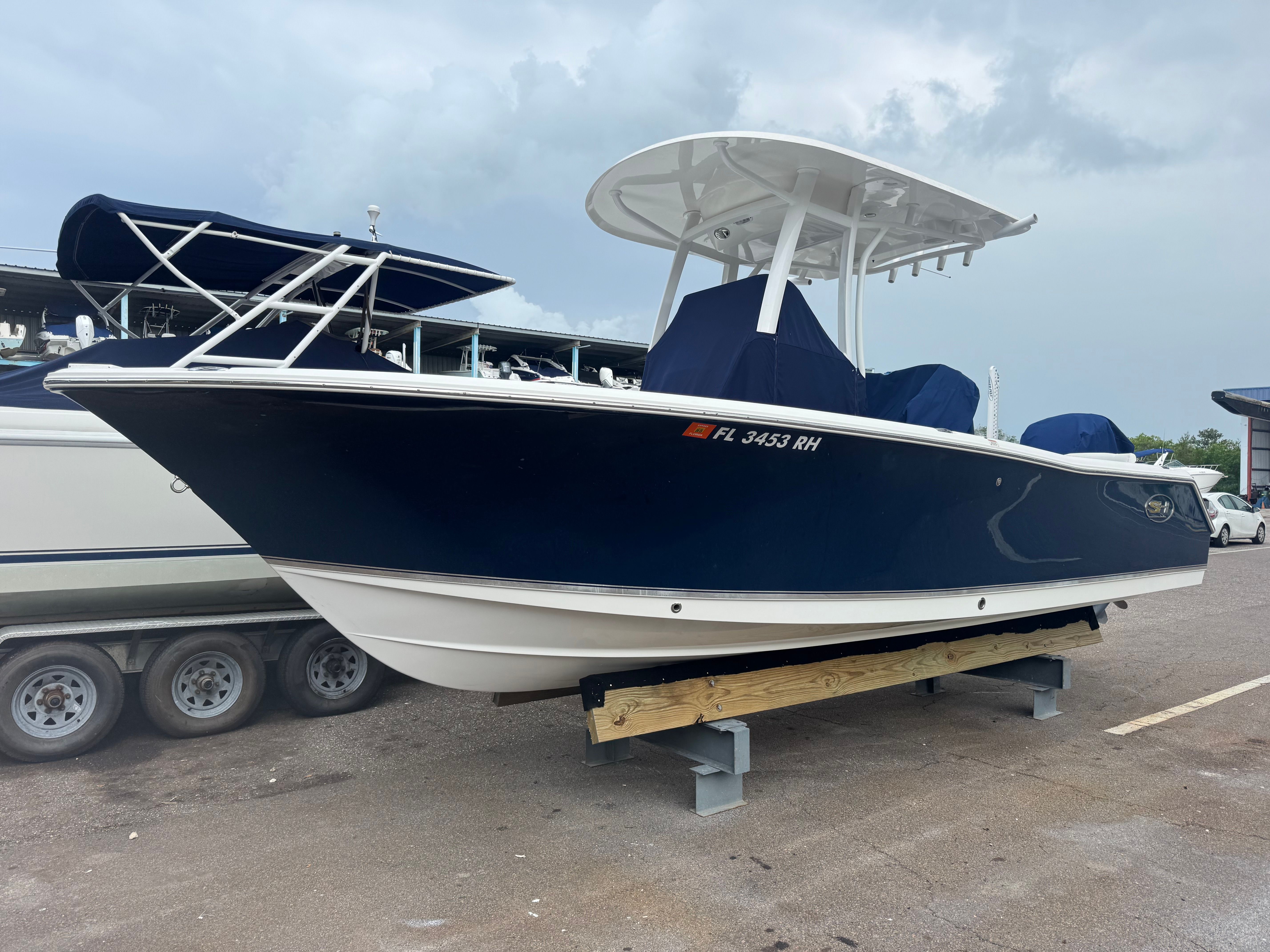 2017 Sea Hunt Ultra 235 SE