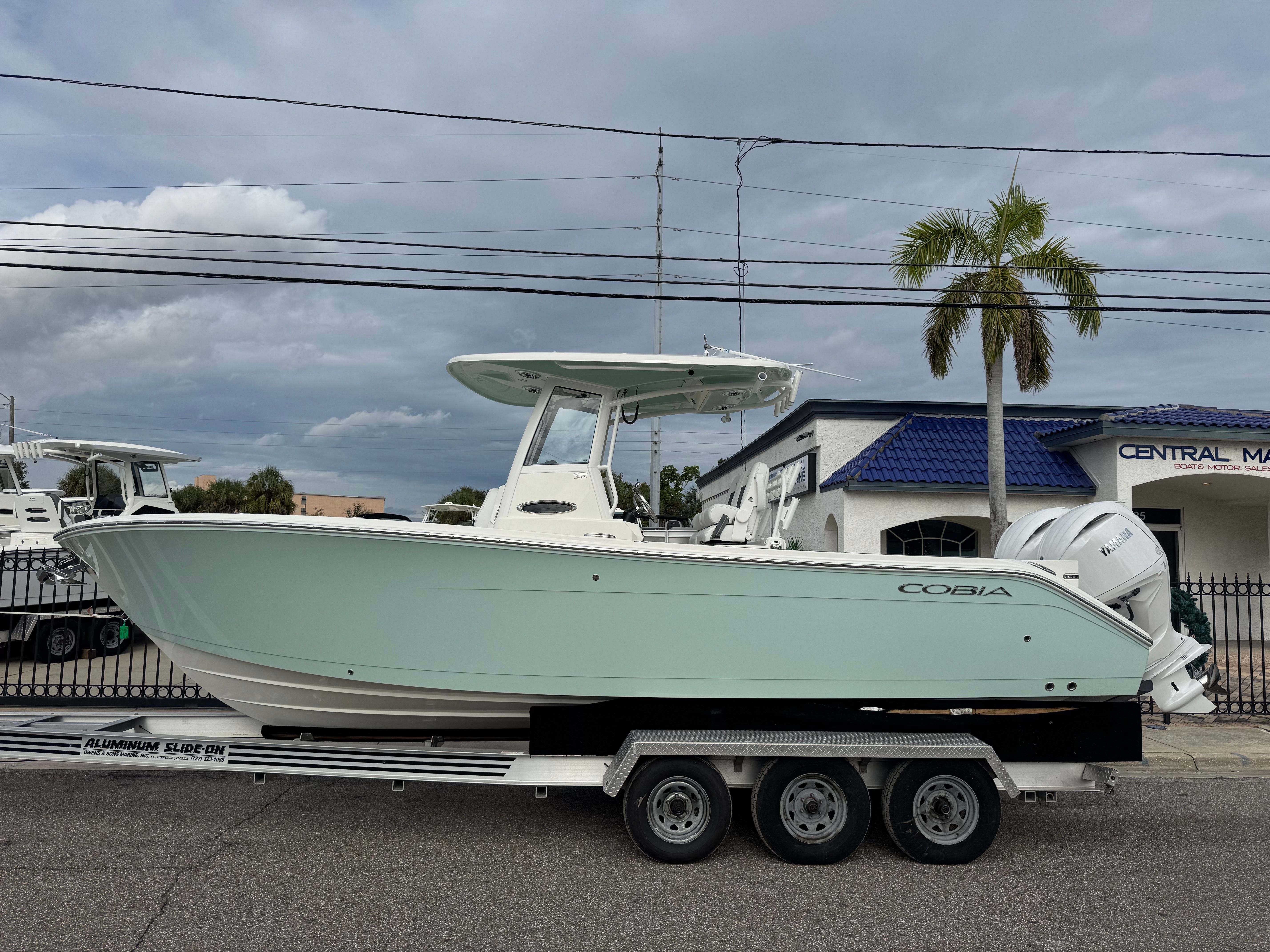 Cobia 265 Open Center Console 2026 COBIA 265 OPEN - Image 1