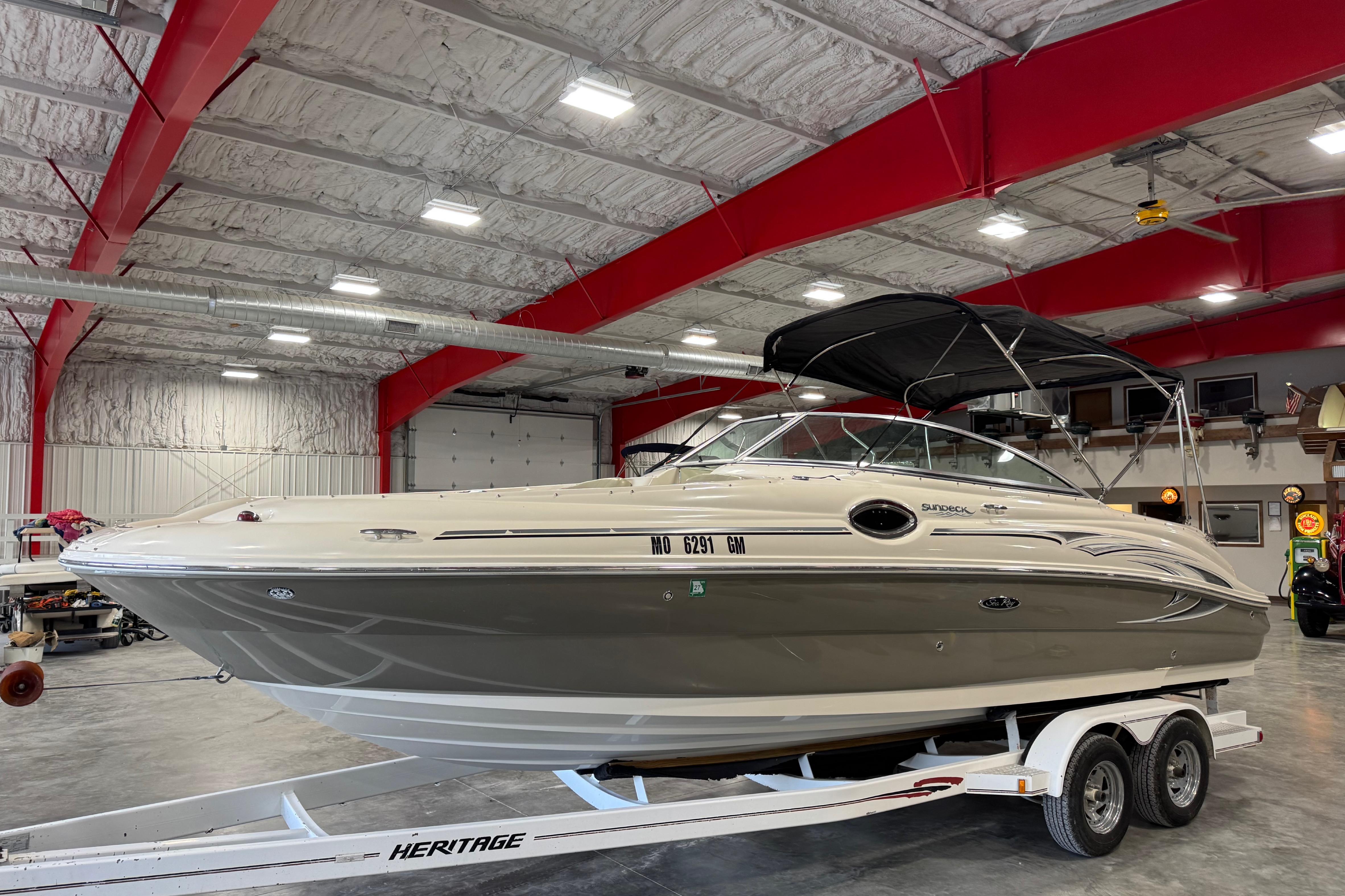 2005 Sea Ray 240 Sundeck