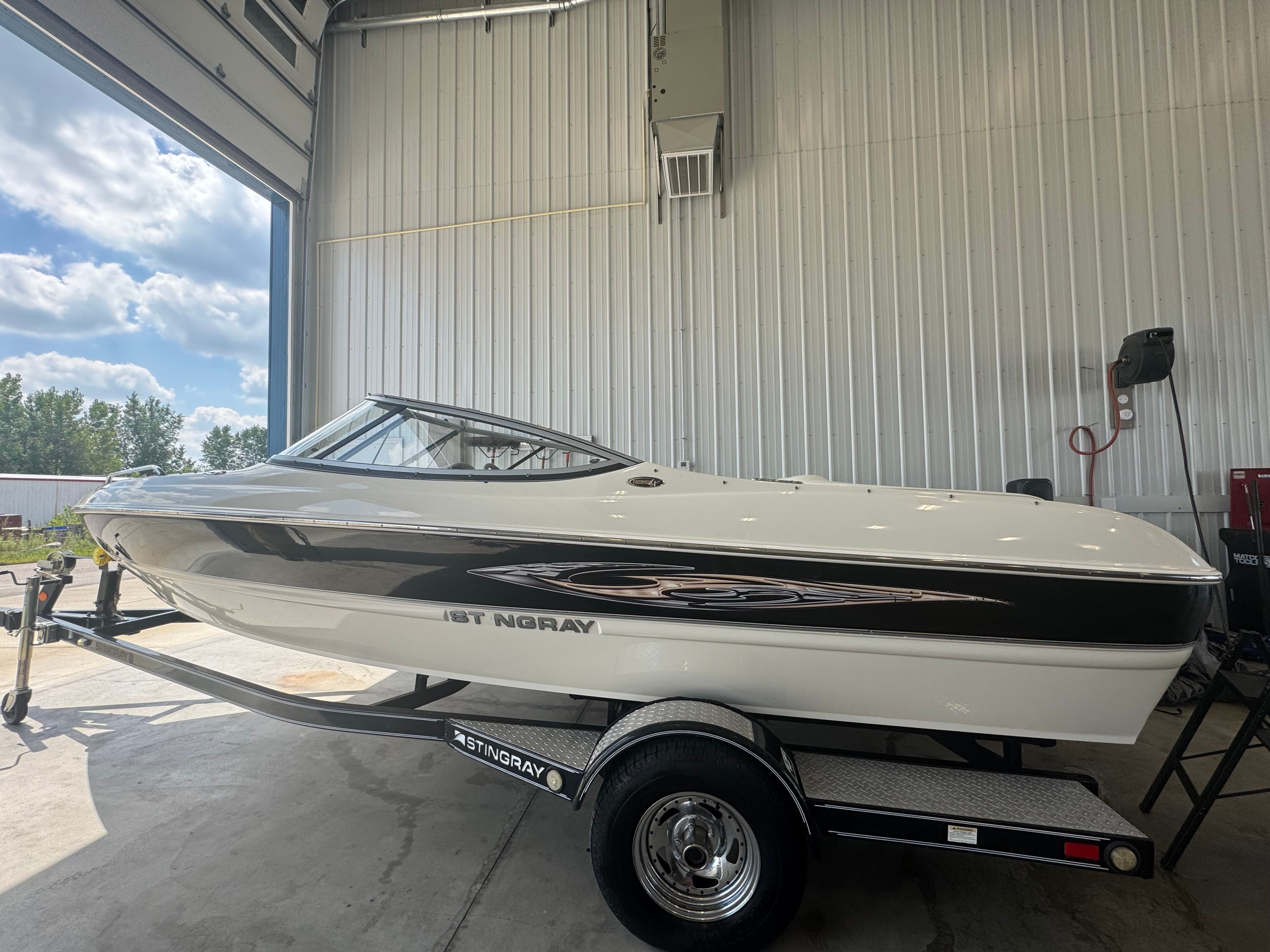 2009 Stingray 195LX