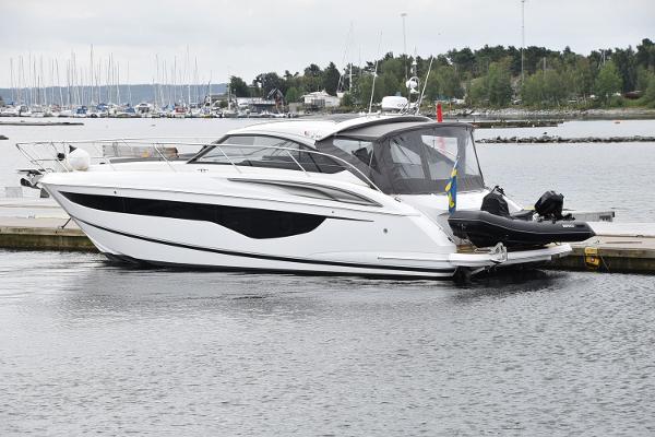 2021 Princess V40