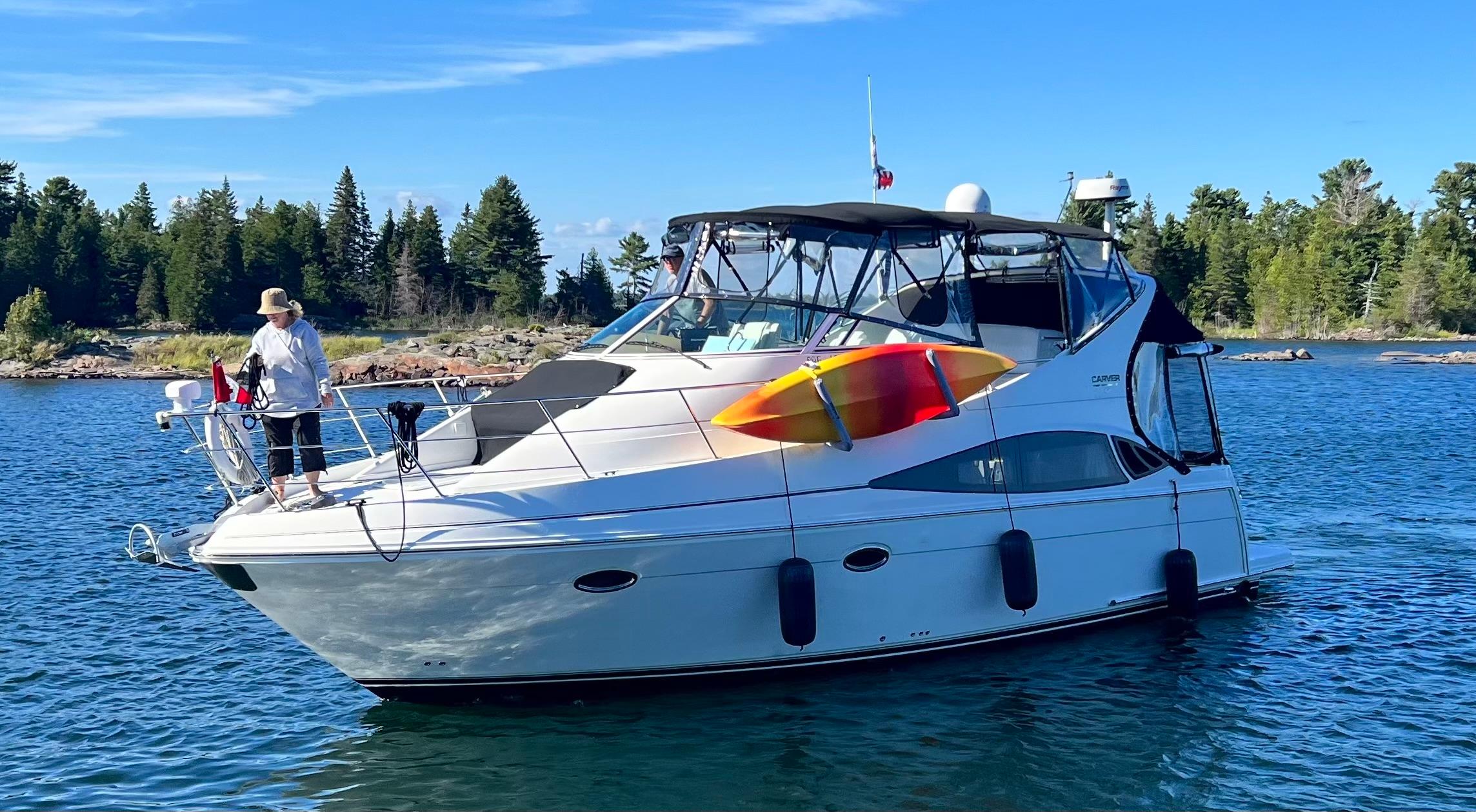 2004 Carver 360 Mariner