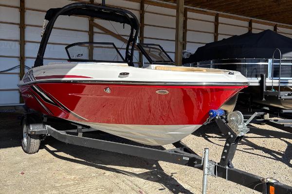 2025 Bayliner VR4 Bowrider I/O