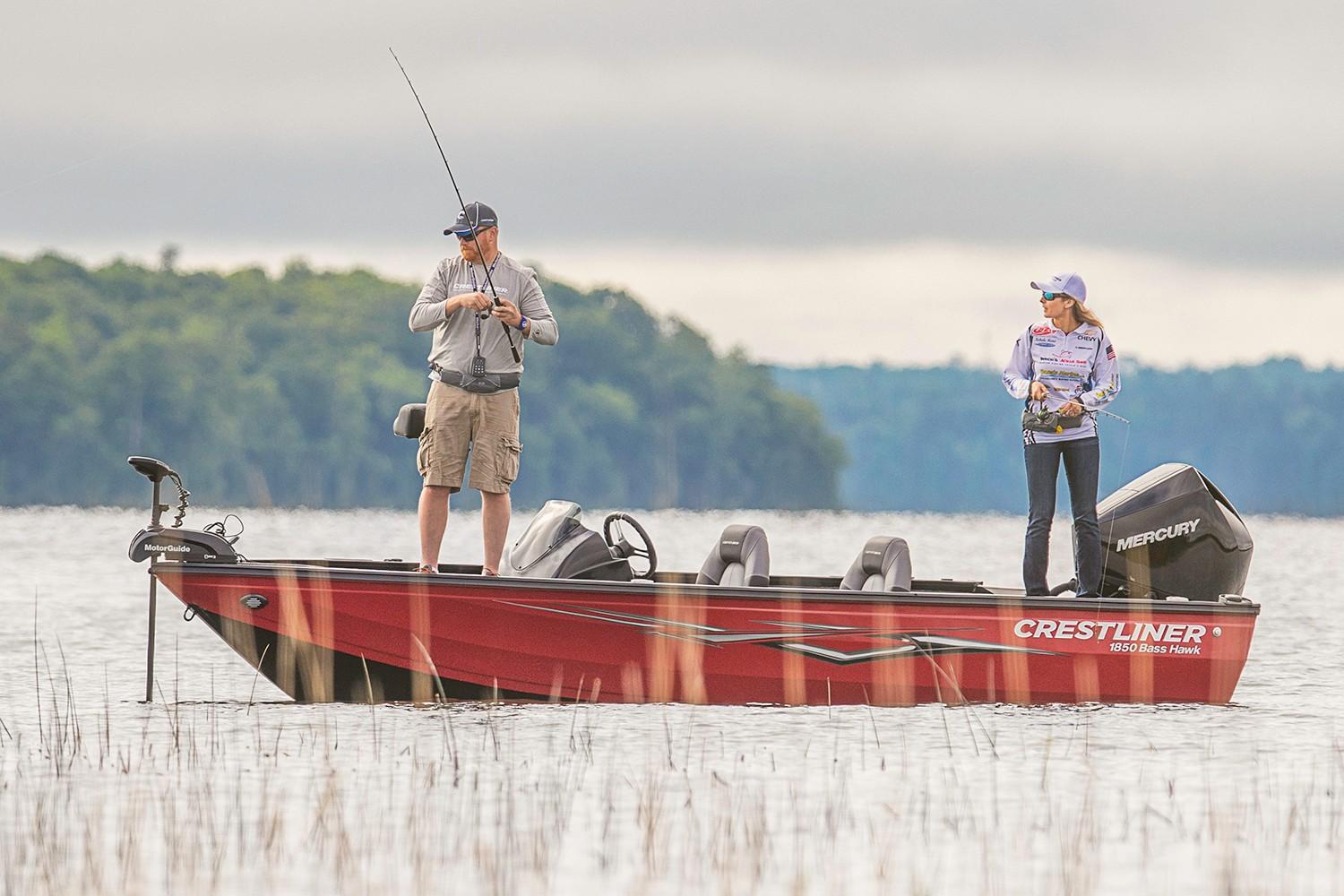 Crestliner Boat image