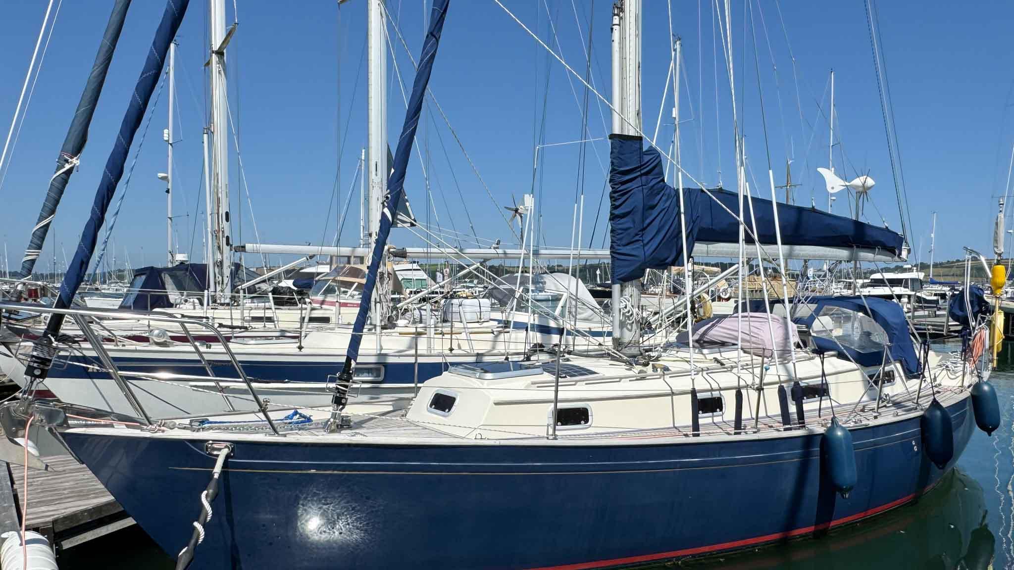 1997 Victoria 34