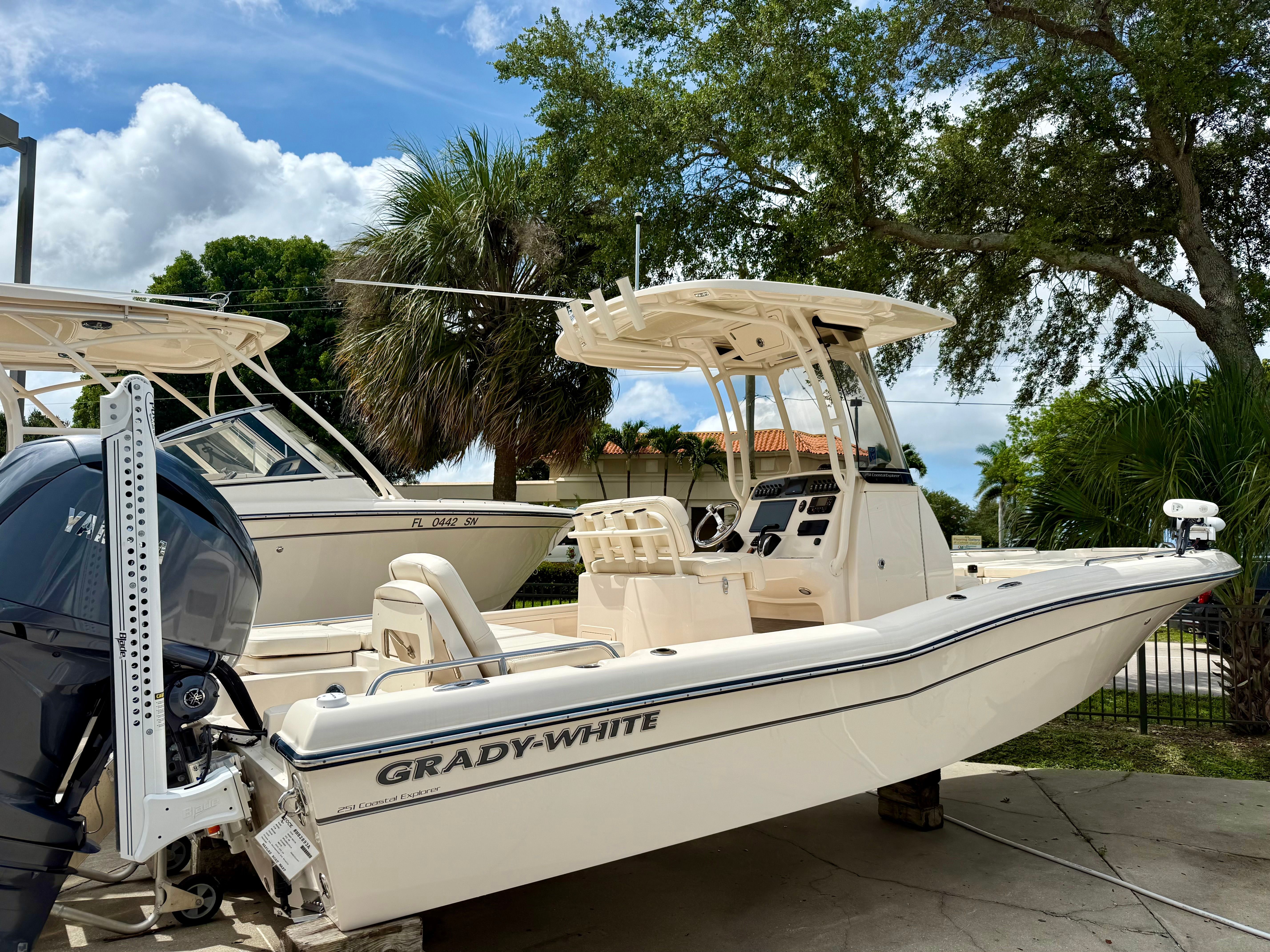 2024 Grady-White Coastal Explorer 251