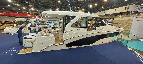 2025 Beneteau Antares 9 V2 OB