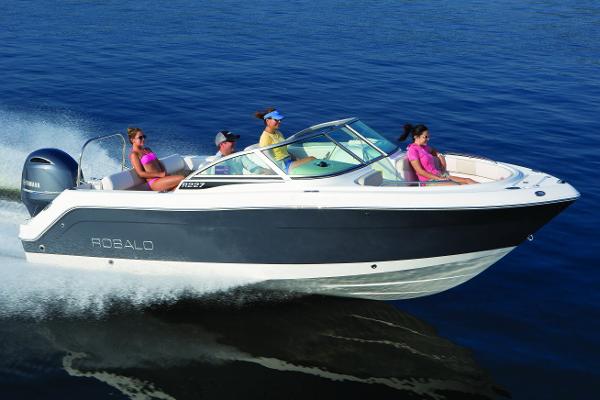 Robalo R227 Dual Console Manufacturer Provided Image