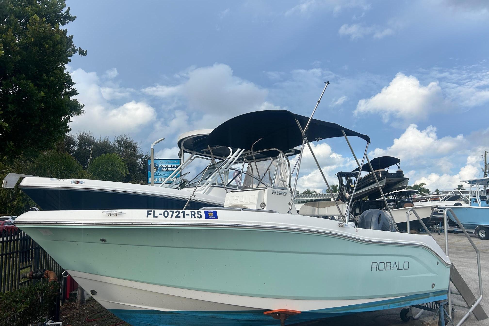 2018 Robalo R180 Center Console