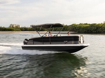 2025 Hurricane FunDeck 2360 SB