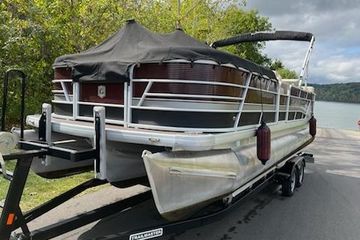 2019 Sweetwater 2386DT