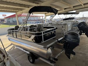 Godfrey Marine Xperience 1886 FX