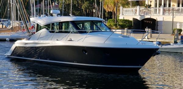 Tiara Yachts C39 Coupe