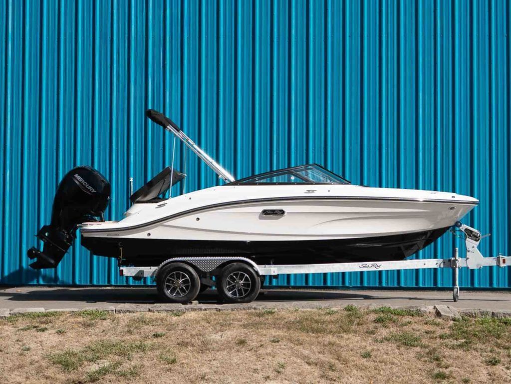 2025 Sea Ray SPX 190 Outboard