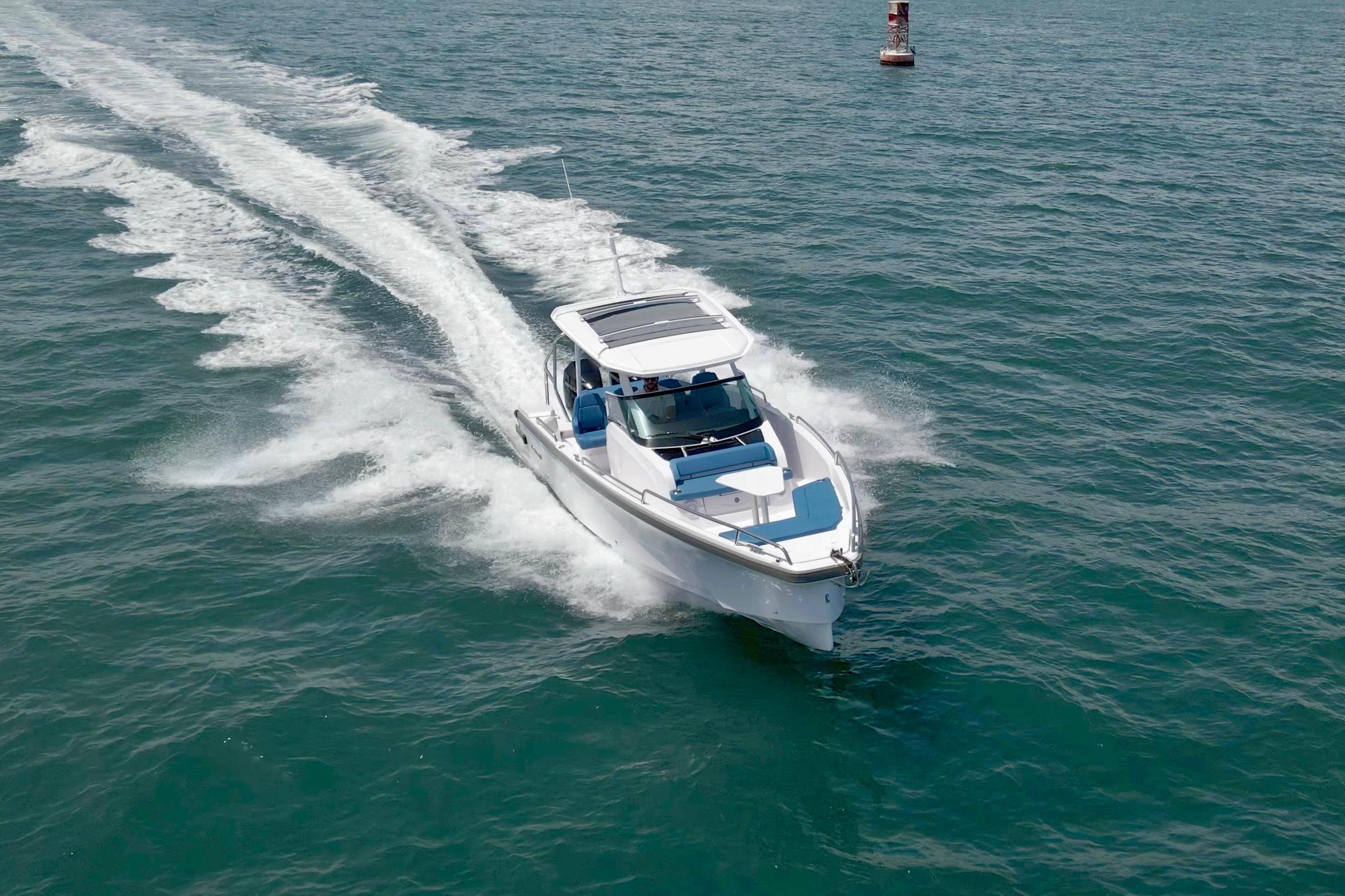 2025 Axopar 29 Sun Top
