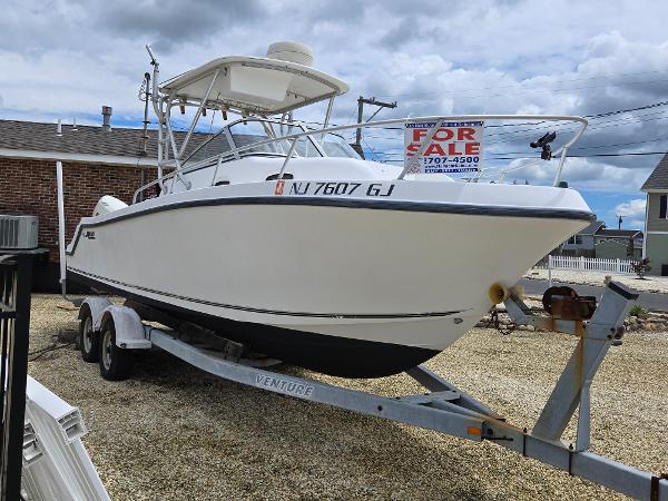 1999 Mako 253 Walk Around