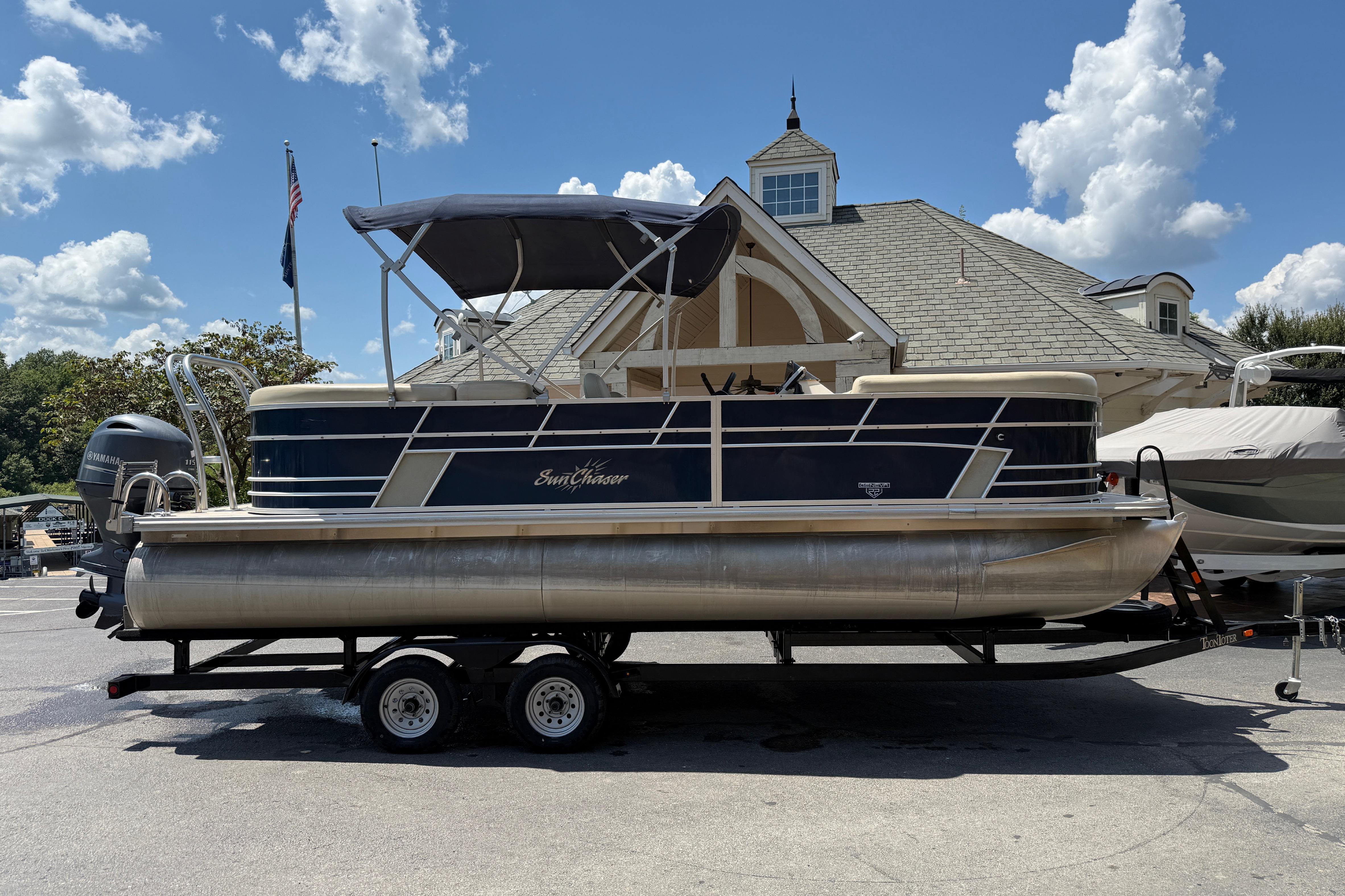 2019 SunChaser Geneva Cruise 22 LR PSB
