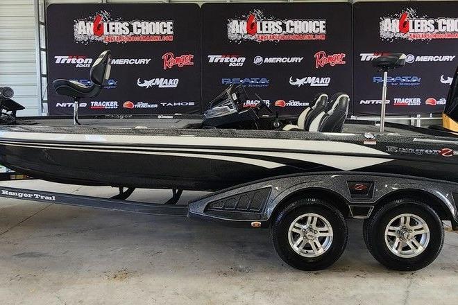 Ranger Z520R 2023 Ranger Z520R bass boat on trailer at Anglers Choice event.