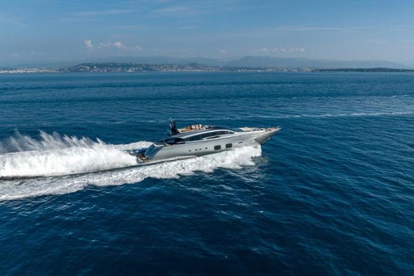 Pershing 108