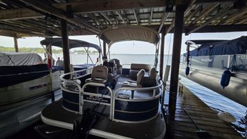 2024 Pontoon Sun Tracker Pontoon