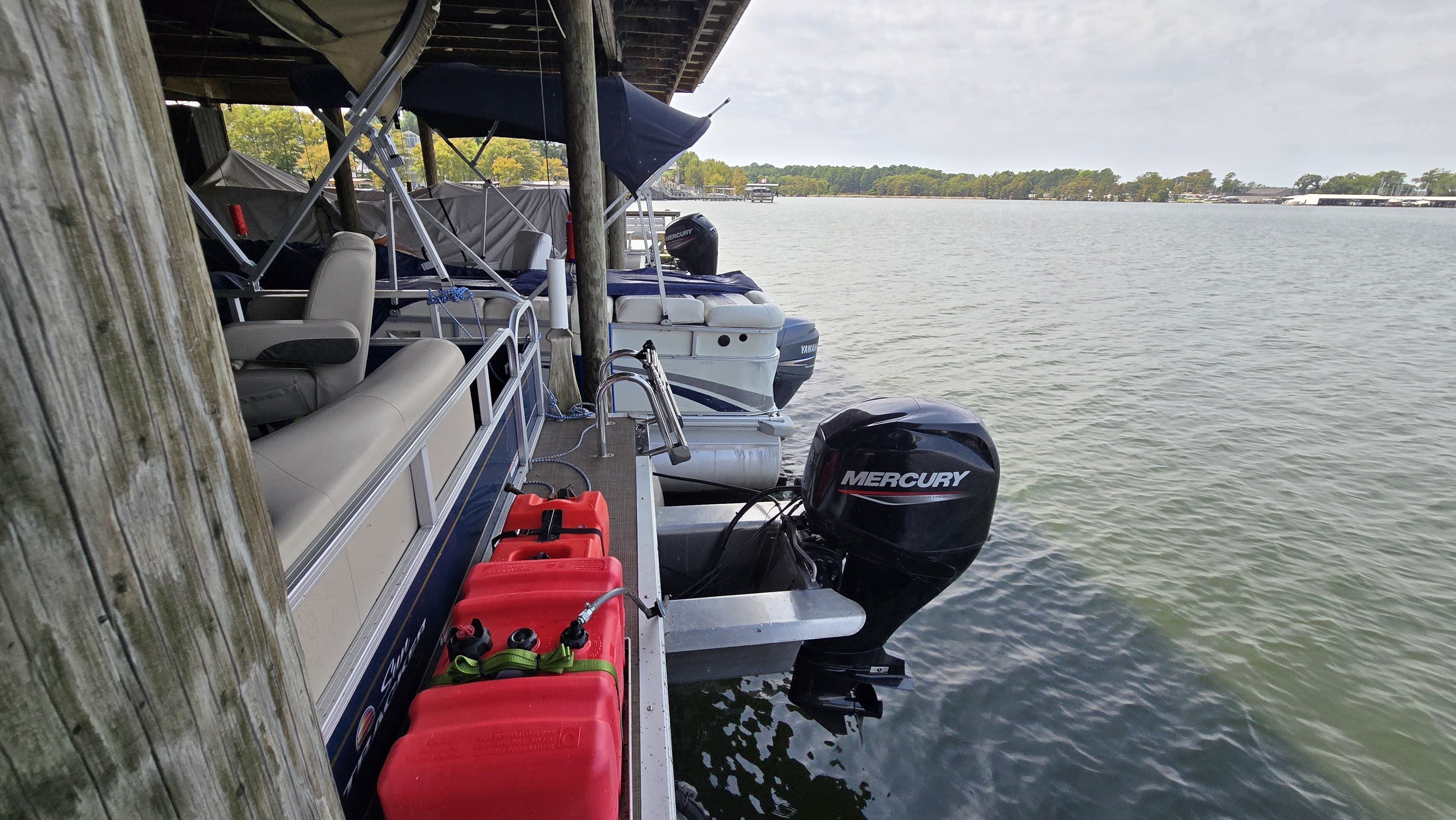 2024 Pontoon Sun Tracker Pontoon