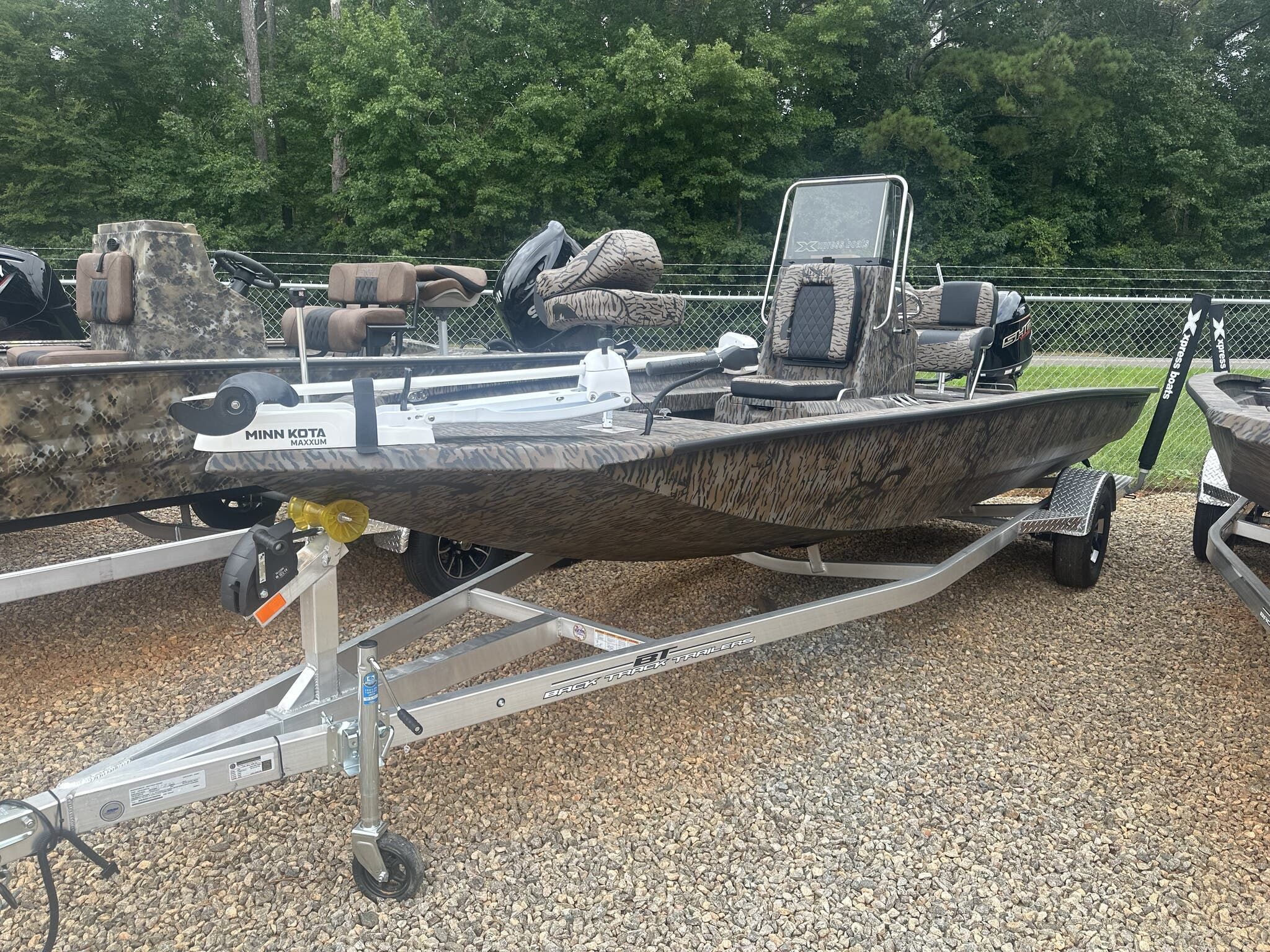 2026 Xpress Hyper-Lift Bay Series H20 Bay
