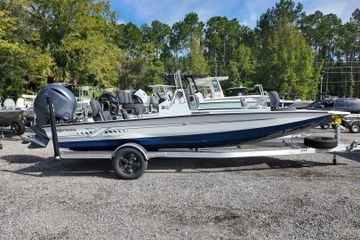 2026 Xpress H22B Bay