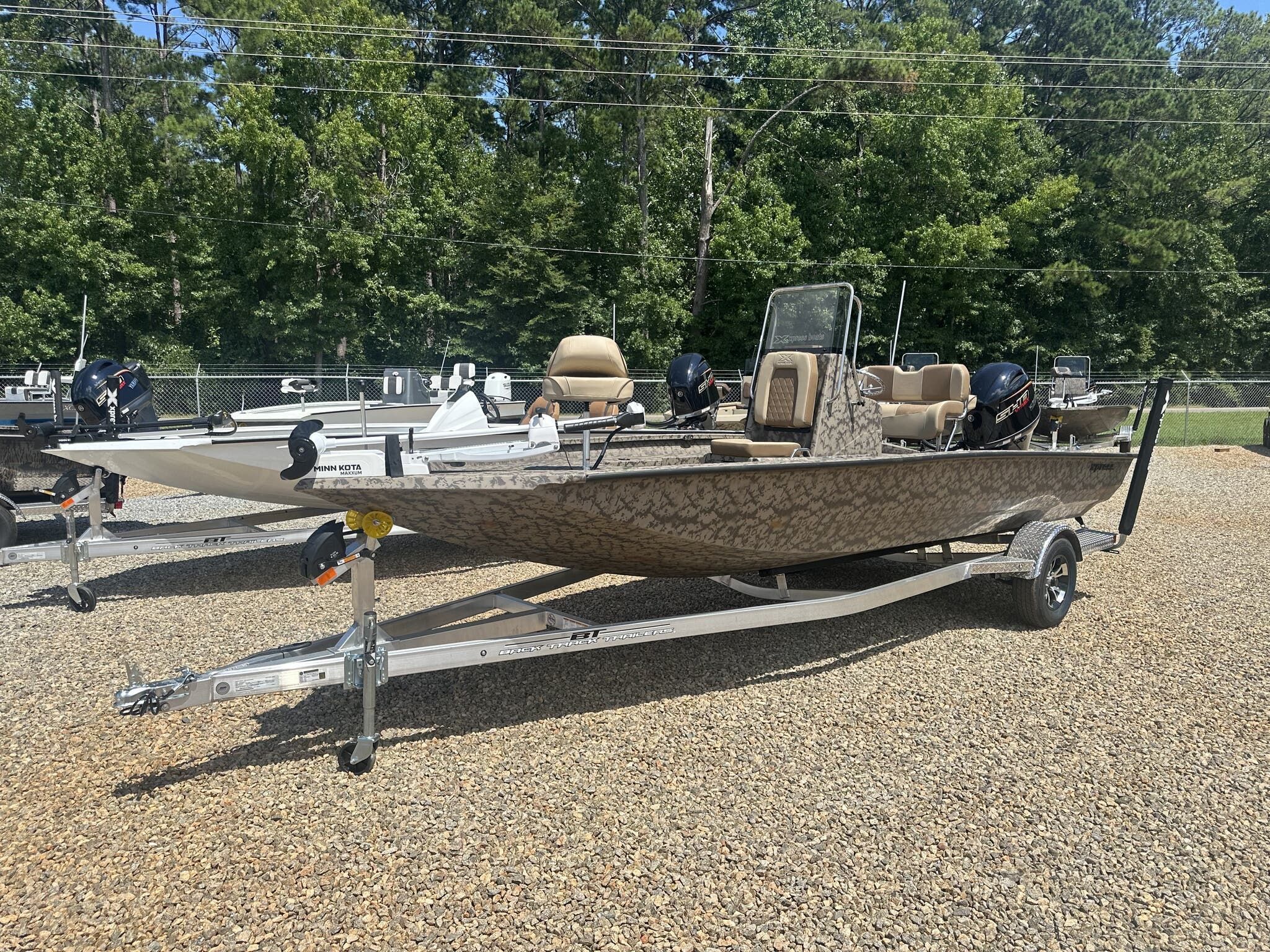 2026 Xpress Hyper-Lift Bay Series H20 Bay