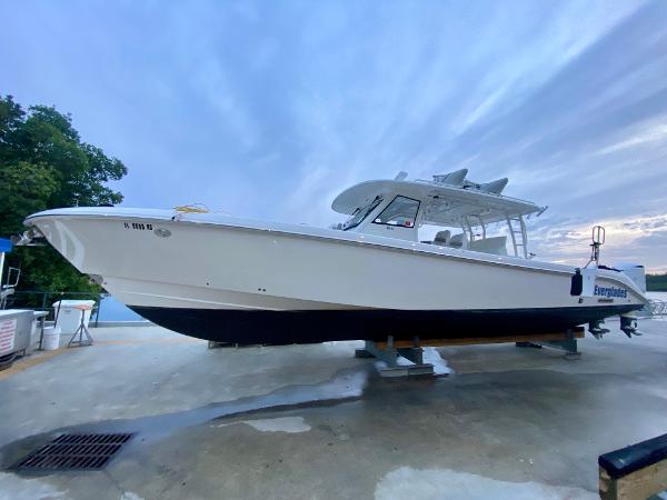 Everglades 435 Center Console