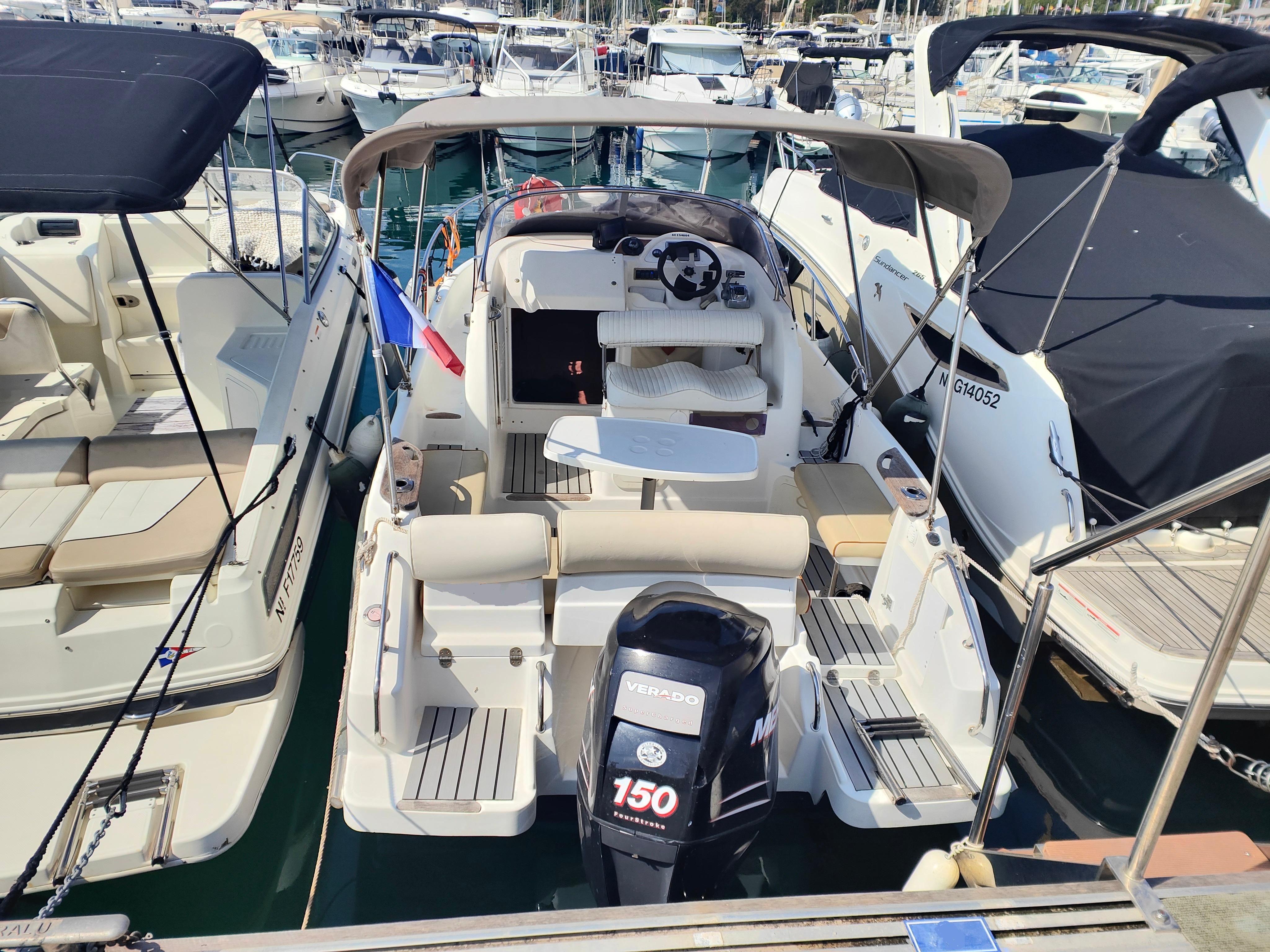 2011 B2 Marine CAP FERRET 752 DC