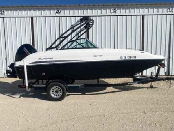 2023 Hurricane SunDeck 187 OB