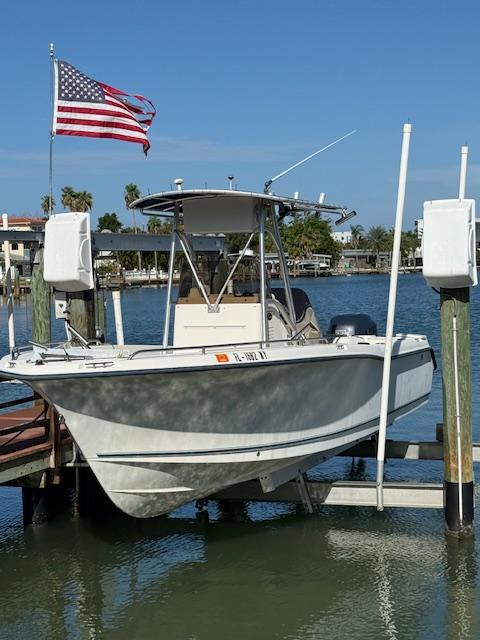 2003 Sea Hunt 232 TRITON CENTER CONSOLE