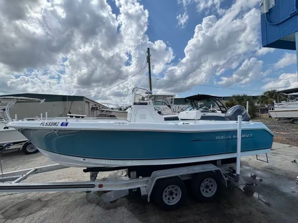 2009 Sea Hunt 207 Triton