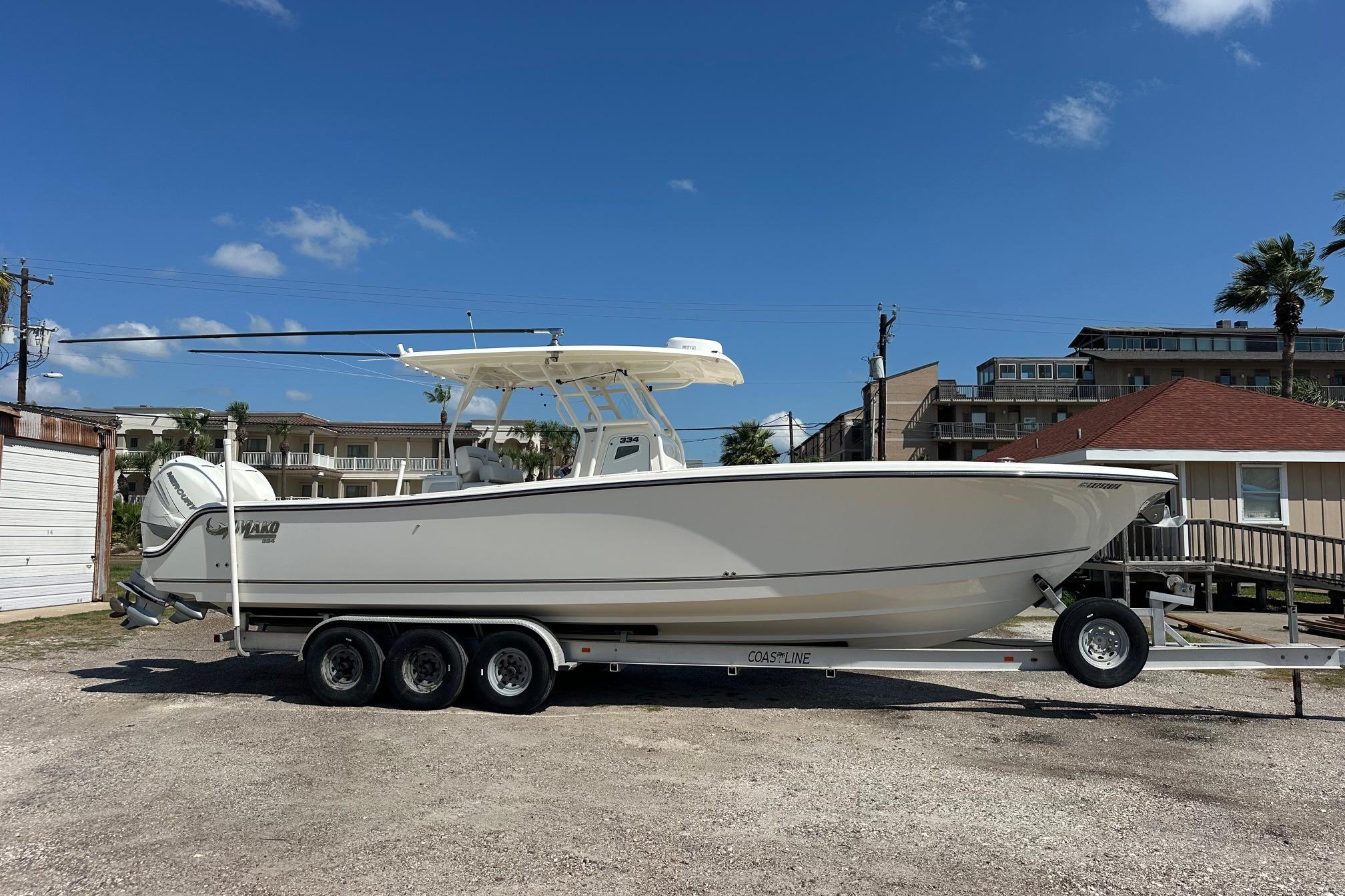2019 Mako 334 Center Console