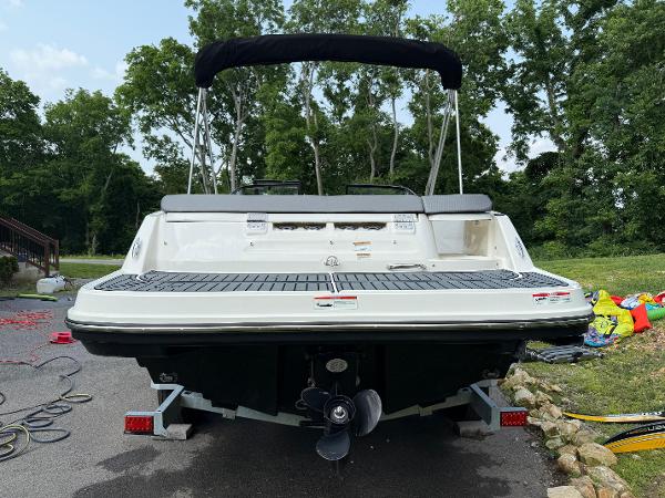 2022 Bayliner VR5 Bowrider I/O