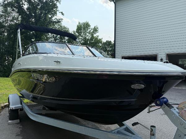 2022 Bayliner VR5 Bowrider I/O