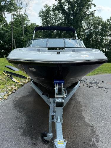2022 Bayliner VR5 Bowrider I/O