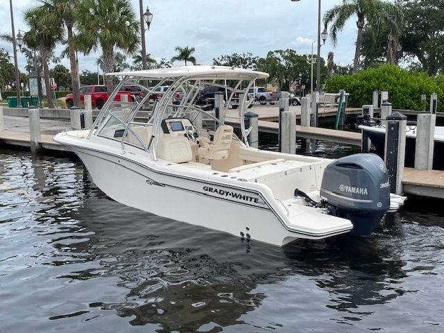 2018 Grady-White Freedom 235