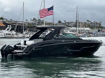 2023 Cruisers Yachts 34 GLS OB