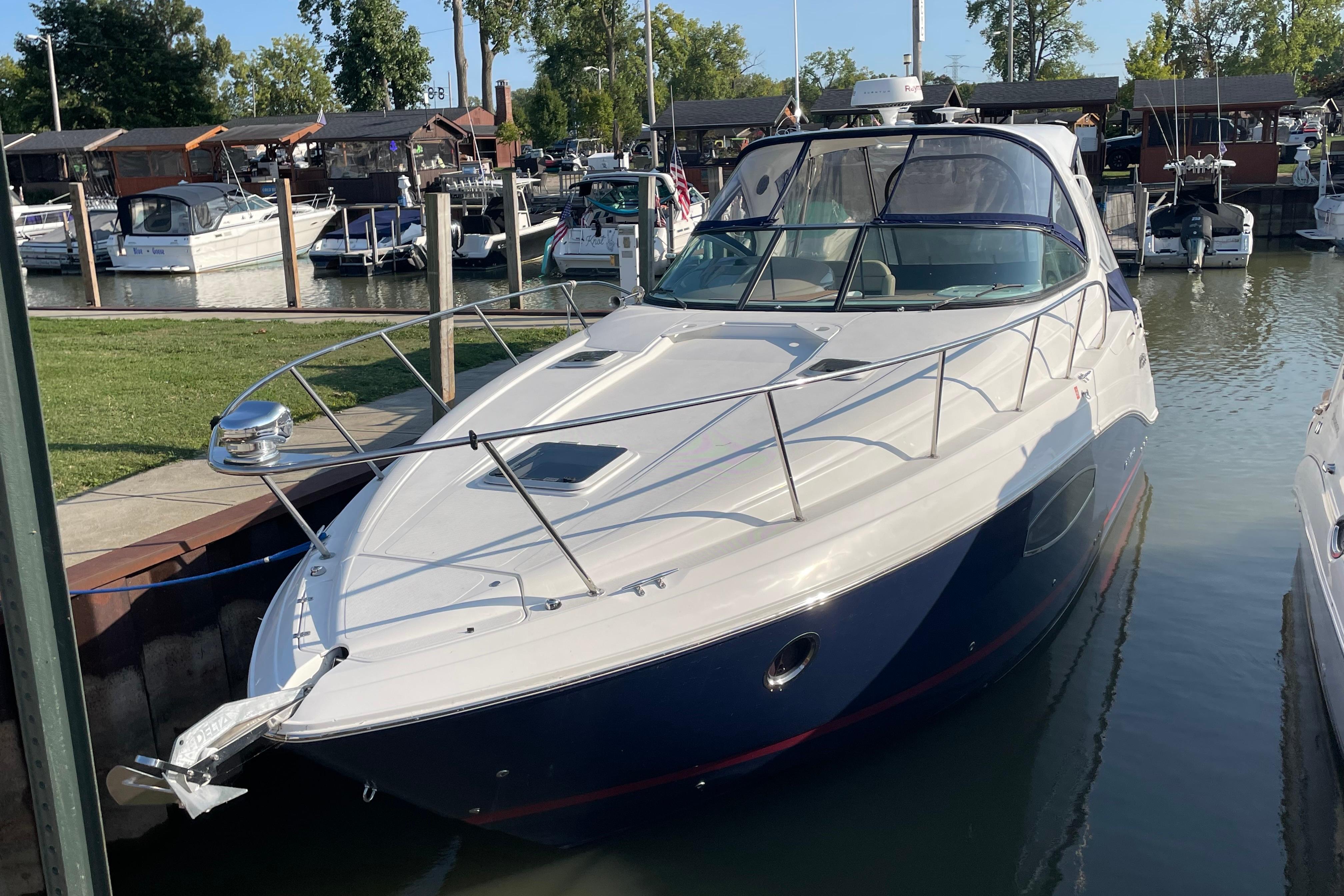 2019 Rinker 370 EX