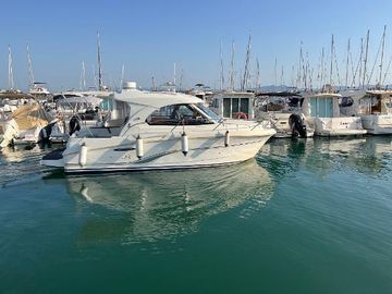 2009 Beneteau Antares 8