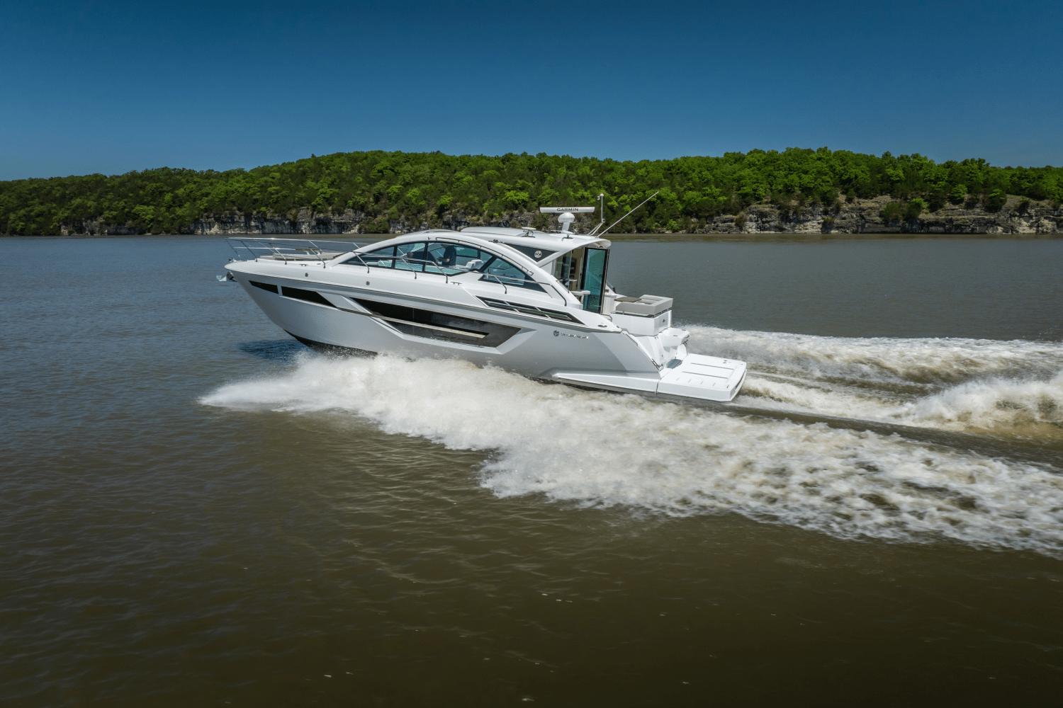 Cruisers Yachts 50 Cantius