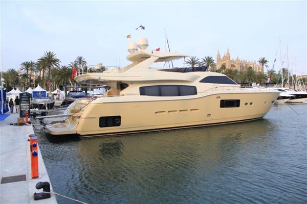 Ferretti Yachts 840 Altura