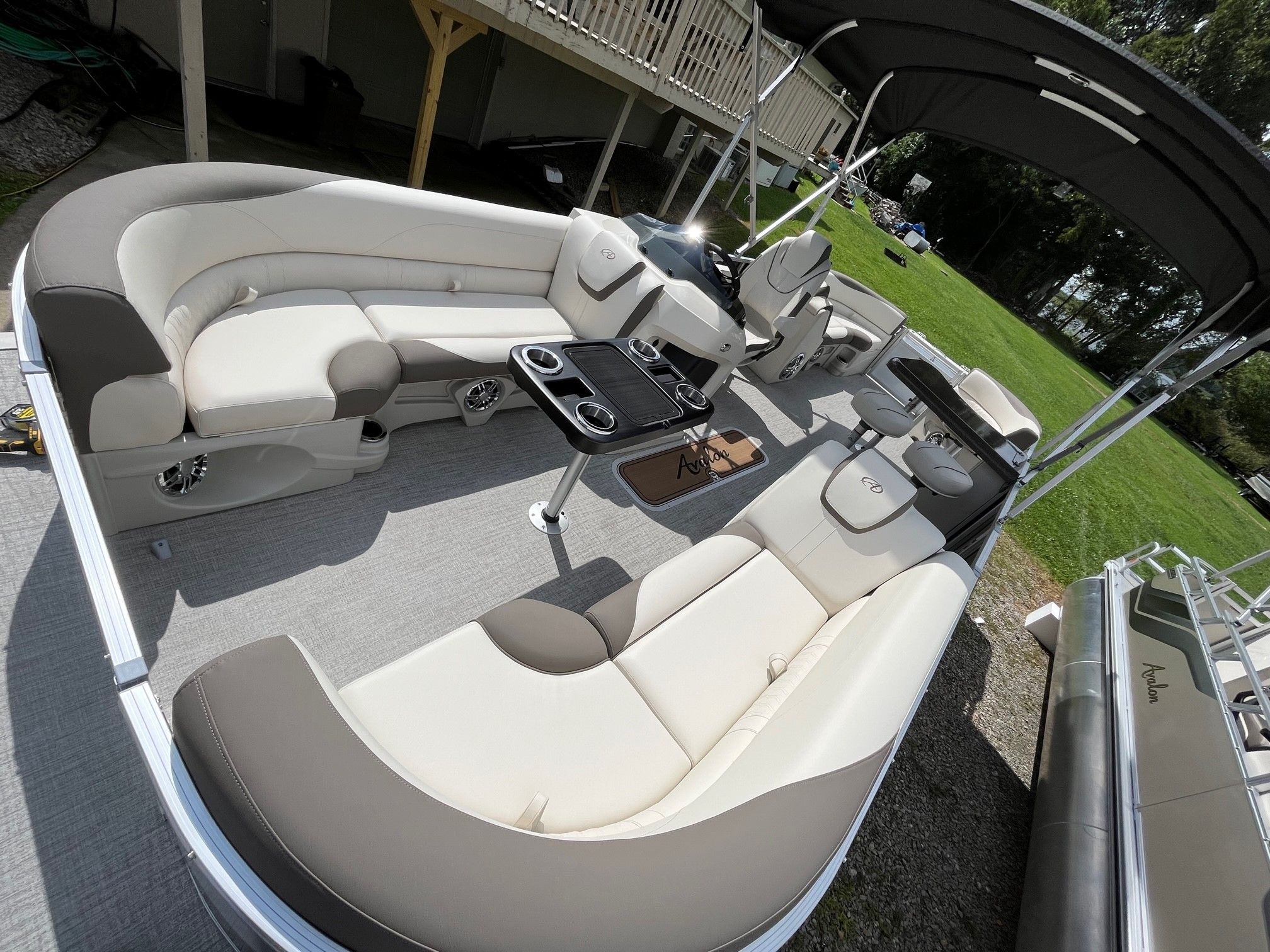 2024 Avalon 2585 LSZ Entertainer