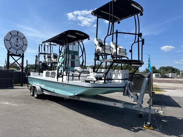 2024 Shallow Master 270 SMC