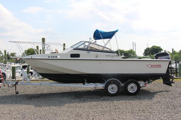 1985 Boston Whaler 22 Revenge