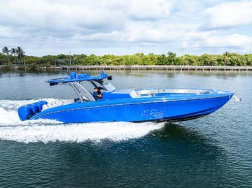 2020 Midnight Express 43 Open