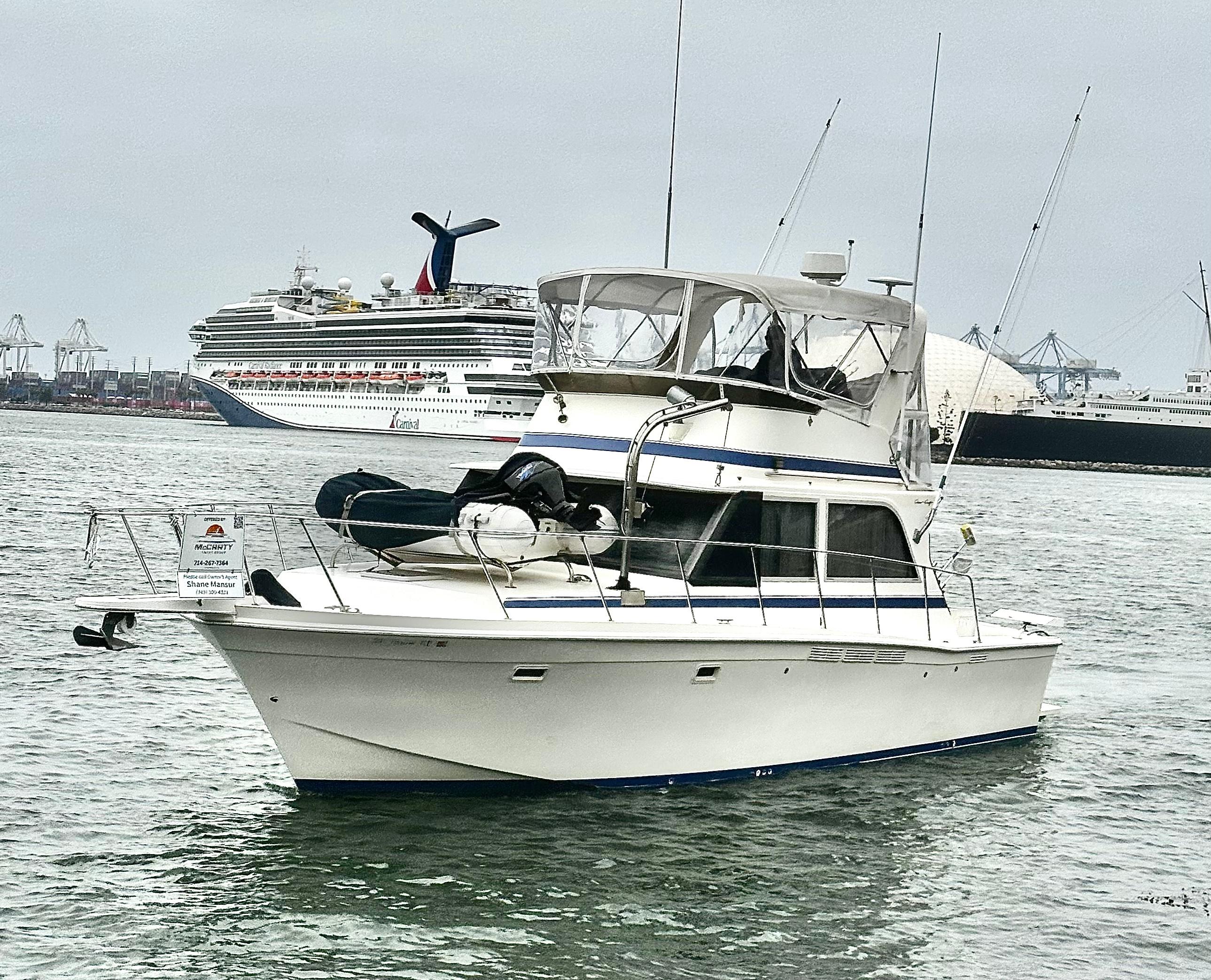 1985 Chris-Craft 382 Commander