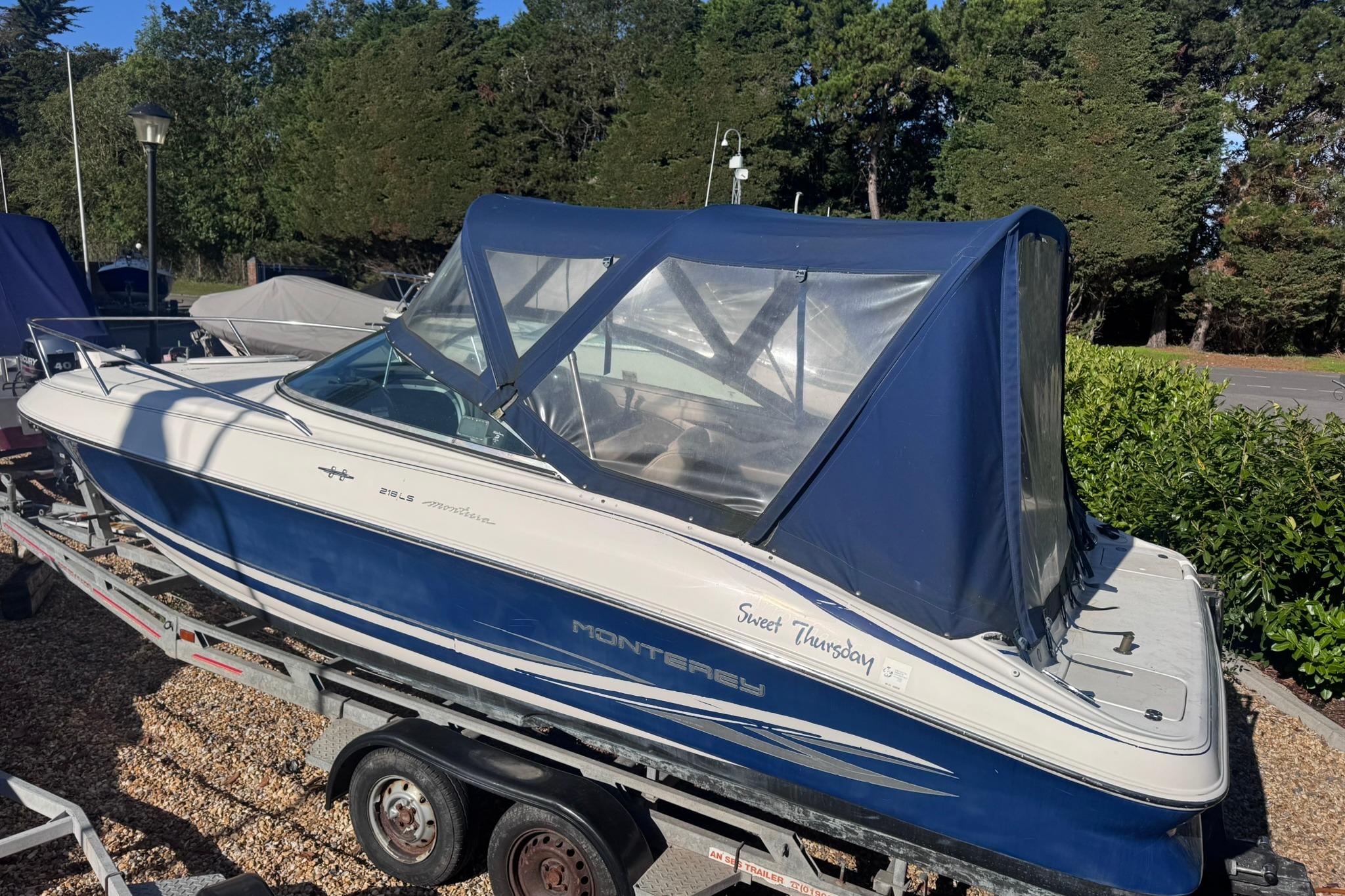2001 Monterey 218LSC Montura Cuddy