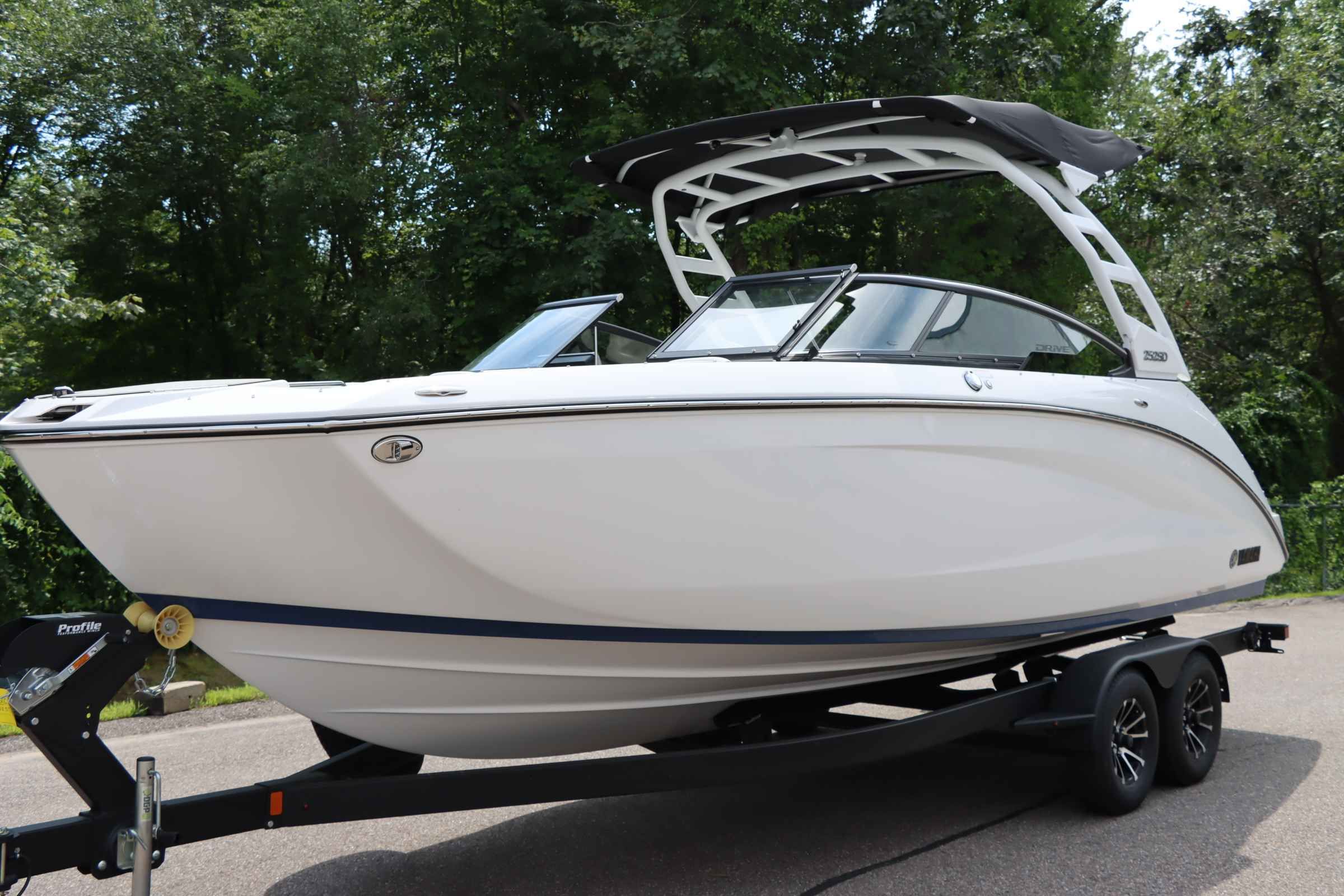 2024 Yamaha Boats 252SD